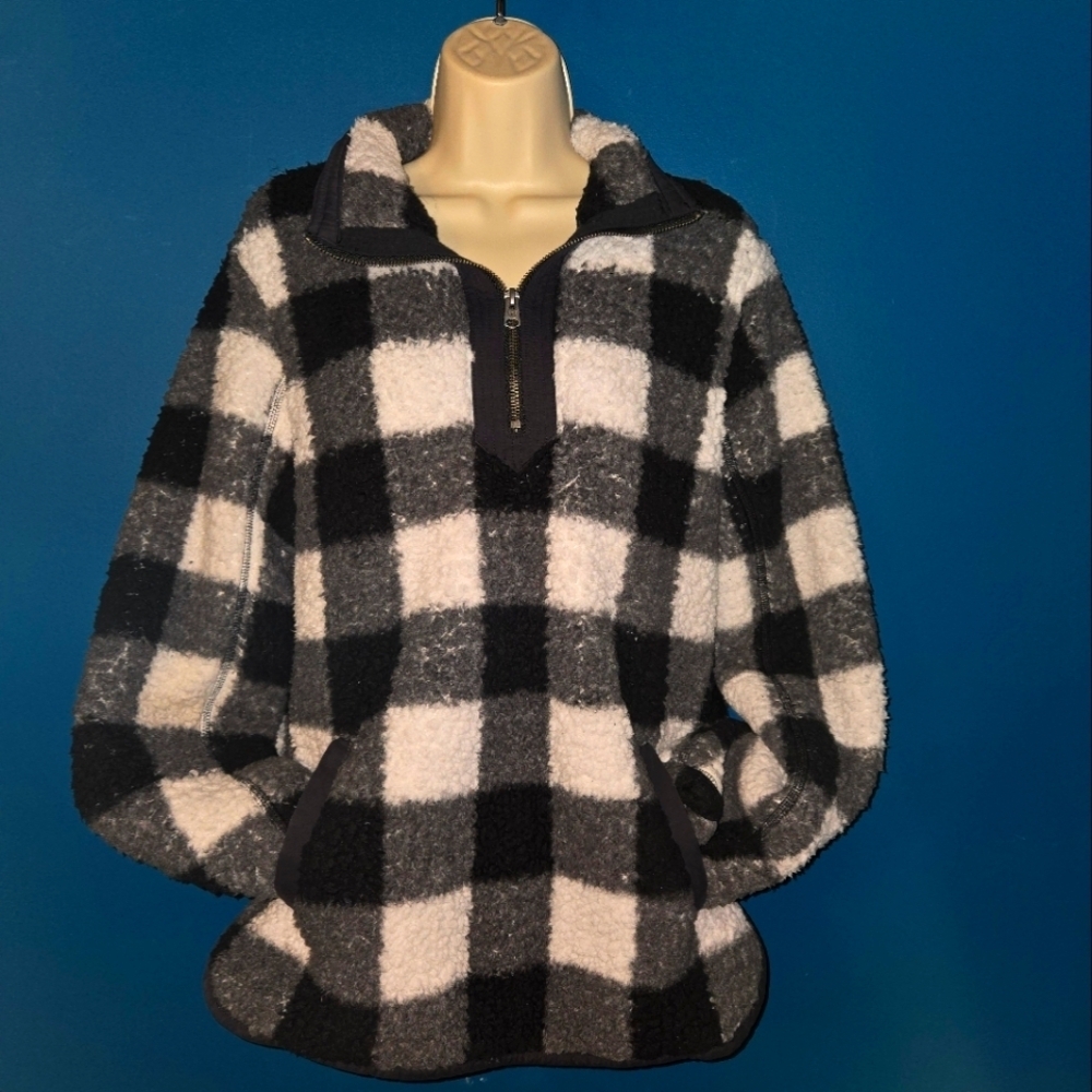 Abercrombie & Fitch Soft Black‎ & White Sherpa Pullover, Size Medium